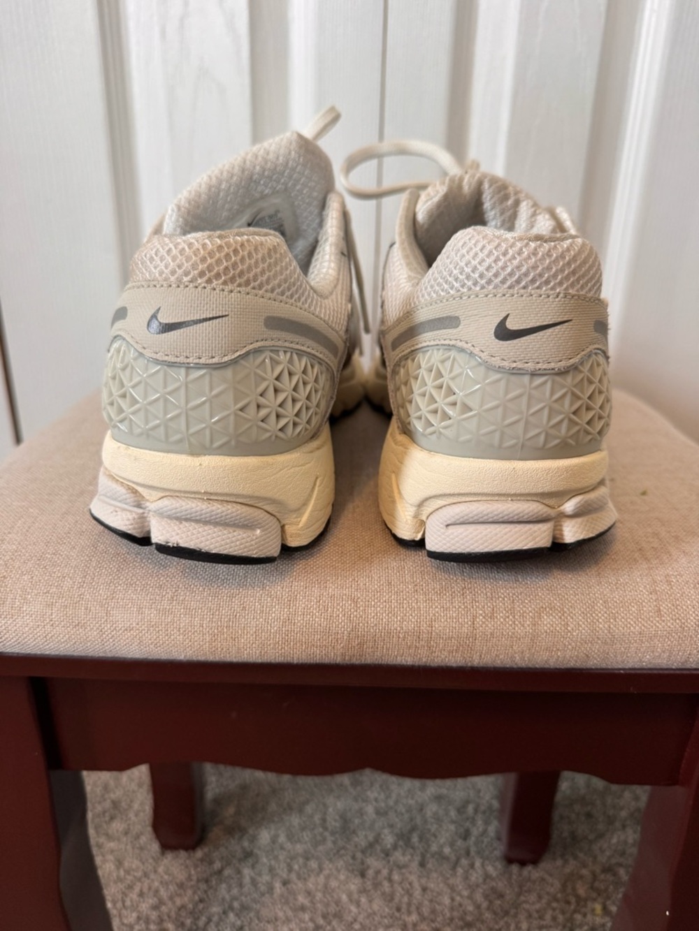 Mens Nike Zoom Vomero 5 Running Sneaker Cream/Light Gray Size 8 Sign Light Wear - Picture 6 of 12